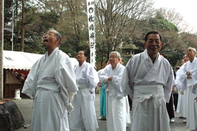 注連縄掛神事（お笑い神事）